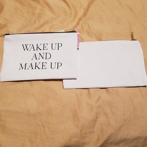 NWT White Vinyl Zip Makeup Bag "Wake Up And Make Up" - Picture 2 of 11